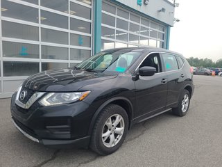 2017 Nissan Rogue S in Thunder Bay, Ontario - 2 - px