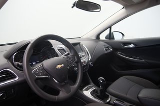 Chevrolet Cruze  2018 à Baie-Comeau, Québec - 6 - w320h240px