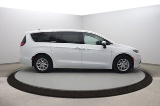 2023 Chrysler Pacifica in Baie-Comeau, Quebec - 3 - w320h240px