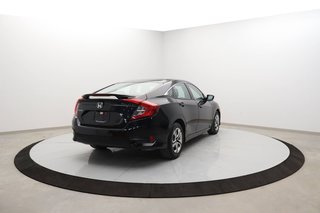 2016 Honda Civic Sedan in Sept-Îles, Quebec - 4 - w320h240px