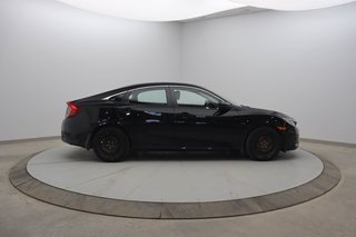 Honda Civic Sedan  2017 à Baie-Comeau, Québec - 3 - w320h240px