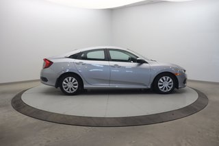 2017 Honda Civic Sedan LX in Chicoutimi, Quebec - 3 - w320h240px