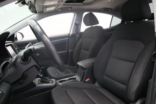 2018 Hyundai Elantra in Jonquière, Quebec - 6 - w320h240px