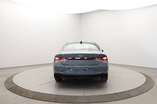 Hyundai Elantra  2023 à Baie-Comeau, Québec - 5 - w320h240px