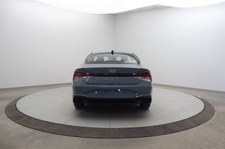2023 Hyundai Elantra in Jonquière, Quebec - 5 - w320h240px