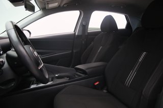 Hyundai Elantra Preferred 2024 à Chicoutimi, Québec - 6 - w320h240px