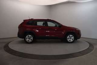 2017 Jeep Cherokee Sport in Chicoutimi, Quebec - 3 - w320h240px