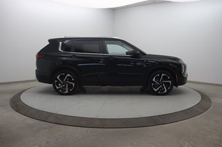 2024 Mitsubishi Outlander Plug-In Hybrid in Chicoutimi, Quebec - 3 - w320h240px
