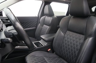 2024 Mitsubishi Outlander Plug-In Hybrid in Chicoutimi, Quebec - 6 - w320h240px