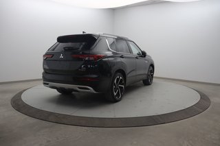 2024 Mitsubishi Outlander Plug-In Hybrid in Chicoutimi, Quebec - 4 - w320h240px