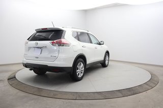 2016 Nissan Rogue in Chicoutimi, Quebec - 4 - w320h240px