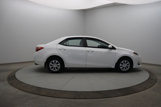 Toyota Corolla  2017 à Baie-Comeau, Québec - 3 - w320h240px