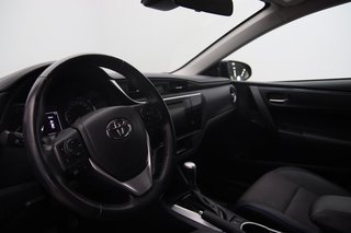 2019 Toyota Corolla in Jonquière, Quebec - 6 - w320h240px