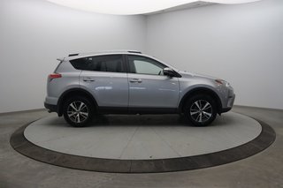 2018 Toyota RAV4 in Sept-Îles, Quebec - 3 - w320h240px
