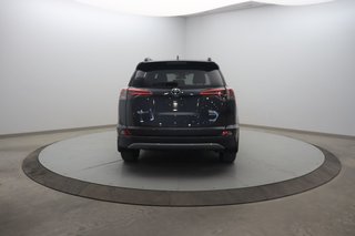 2018 Toyota RAV4 XLE in Jonquière, Quebec - 5 - w320h240px