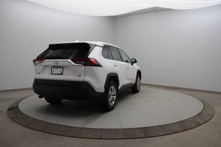 Toyota RAV4  2022 à Jonquière, Québec - 4 - w320h240px