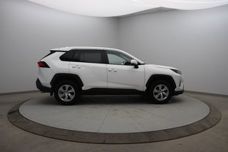 Toyota RAV4  2022 à Jonquière, Québec - 3 - w320h240px