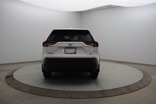 Toyota RAV4  2022 à Jonquière, Québec - 5 - w320h240px
