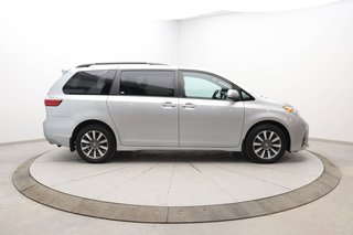 2020 Toyota Sienna in Baie-Comeau, Quebec - 3 - w320h240px