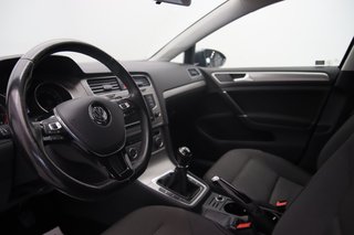 Volkswagen Golf  2017 à Jonquière, Québec - 6 - w320h240px