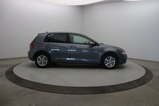 Volkswagen Golf  2017 à Jonquière, Québec - 3 - w320h240px