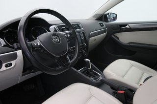 Volkswagen Jetta Sedan  2016 à Jonquière, Québec - 6 - w320h240px