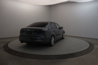 Volkswagen Jetta Sedan  2017 à Jonquière, Québec - 4 - w320h240px