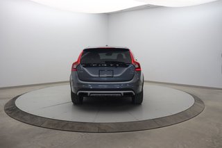 2018 Volvo V60 Cross Country in Baie-Comeau, Quebec - 5 - w320h240px