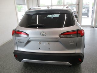 Toyota COROLLA CROSS XLE AWD, CUIR, TOIT, 2022 à Magog, Québec - 4 - w320h240px