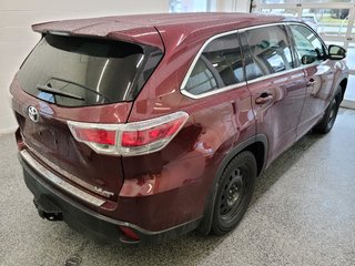 2014  Highlander LE AWD, in Magog, Quebec - 3 - w320h240px