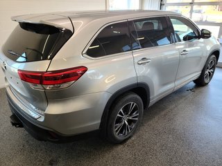 Highlander LE AWD 2018 à Magog, Québec - 3 - w320h240px