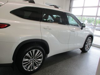 Highlander LIMITED AWD, GARANTIE JUSQU EN 2026, 2022 à Magog, Québec - 2 - w320h240px