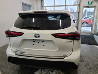 2022 Toyota Highlander Hybrid XLE AWD, in Magog, Quebec - 4 - w320h240px