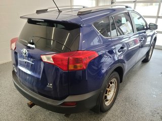 Toyota RAV4 LE AWD, A/C, 2014 à Magog, Québec - 3 - w320h240px