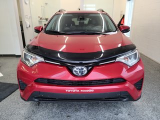 Toyota RAV4 LE AWD, 2017 à Magog, Québec - 6 - w320h240px