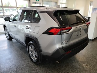 RAV4 XLE AWD, TOIT, MAGS, 2023 à Magog, Québec - 5 - w320h240px