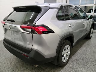 RAV4 LE AWD 2023 à Magog, Québec - 3 - w320h240px