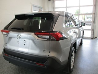 Toyota RAV4 LE 2024 à Magog, Québec - 3 - w320h240px