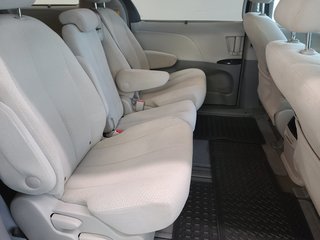 Toyota Sienna LE V6 FWD 2012 à Magog, Québec - 6 - w320h240px