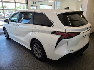 2021  Sienna Hybrid XLE 8-PASS, GARANTIE JUSQU EN 2026, in Magog, Quebec - 4 - w320h240px