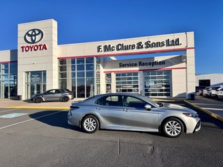 Toyota Camry SE AWD 2023 à Grand-Sault, Nouveau-Brunswick - 2 - w320h240px