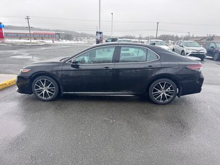 Toyota Camry SE 2023 à Grand-Sault, Nouveau-Brunswick - 4 - w320h240px