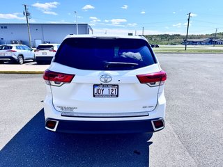 2017 Toyota Highlander SE in Grand Falls, New Brunswick - 4 - w320h240px