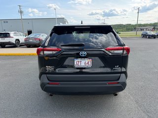 Toyota RAV4 Hybrid LE 2022 à Grand-Sault, Nouveau-Brunswick - 4 - w320h240px