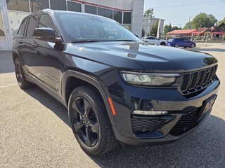 Jeep Grand Cherokee Limited 2023 à Mont-Laurier, Québec - 3 - w320h240px