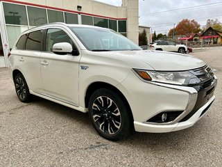 2018 Mitsubishi OUTLANDER PHEV GT (AWD) in Mont-Laurier, Quebec - 3 - w320h240px