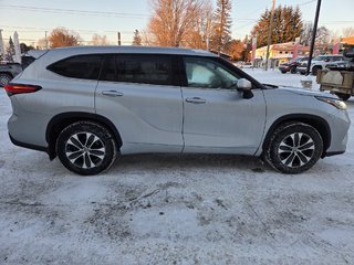 2022 Toyota Highlander XLE in Mont-Laurier, Quebec - 4 - w320h240px