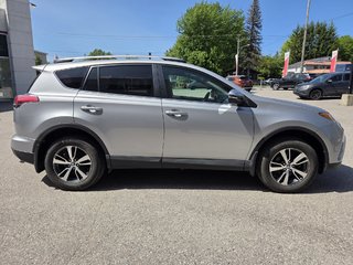 2018 Toyota RAV4 XLE (AWD) in Mont-Laurier, Quebec - 4 - w320h240px