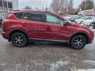 2018 Toyota RAV4 SE AWD in Mont-Laurier, Quebec - 4 - w320h240px