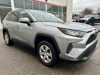 2019 Toyota RAV4 LE (FWD) in Mont-Laurier, Quebec - 3 - w320h240px